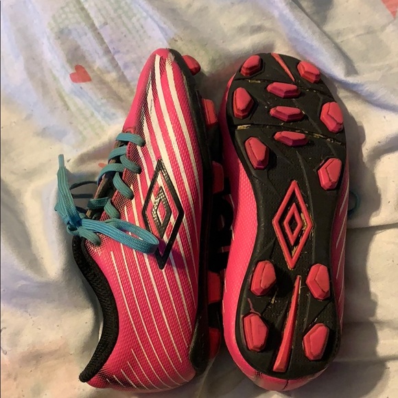 Youth ⚽️ cleats - Picture 3 of 5